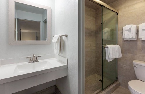 Iron Mountain Apartment | Elegant Lodge with Bunkbeds | Skiing Haven