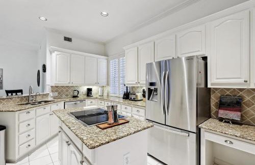 Plano House | Elegant & Luxurious 4BD Living w Pool Patio BBQ