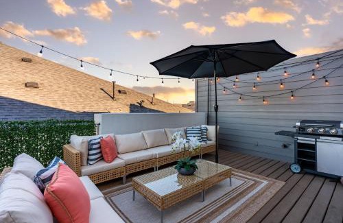 Washington Ave./ Memorial Park House | Elegant Luxury in Heart of Houston w Rooftop & Grill