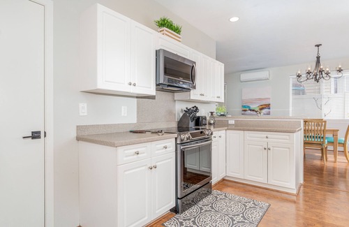 Makakilo City House | Elegant Makakilo Elele 48: 2BR w/Stunning Ocean Views, Workspace & Lanai