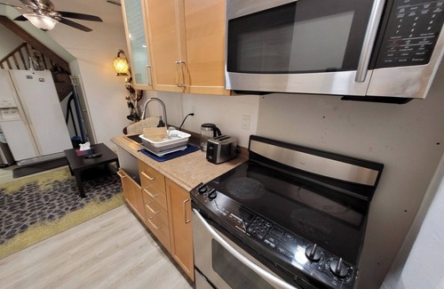 Willowdale House | Elegant Modern 1 Bedroom Apt in Toronto North York
