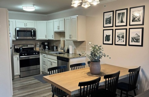 Plymouth House | ✨ Elegant & Modern Plymouth Furnished Home Away From Home ✨