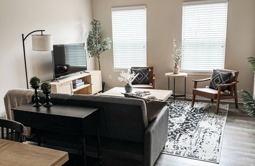 Plymouth House | ✨ Elegant & Modern Plymouth Furnished Home Away From Home ✨