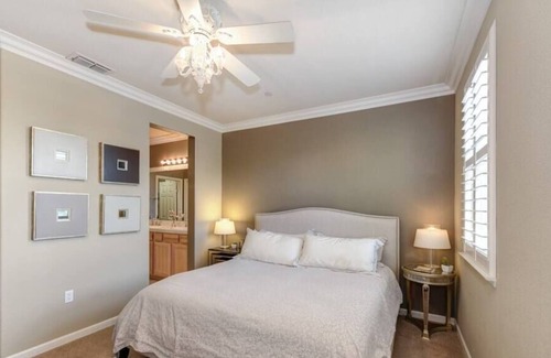 North Natomas House | Elegant Natomas Town-home For Business Travelers!