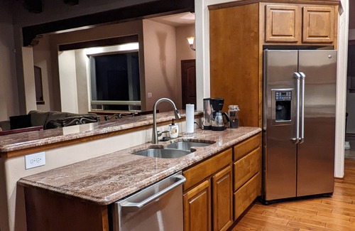 Mesilla Park House | Elegant New Mexico Custom Home w/Pristine Views & Trails From Back Door