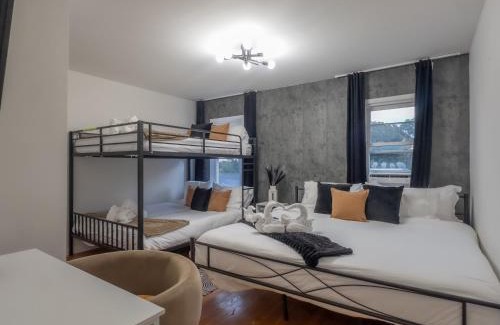 Kearny Apartment | Elegant NYC View Stay Park Free 6 beds Sleep 8