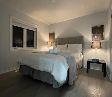 Oakville House | Elegant Oakville Town Residece