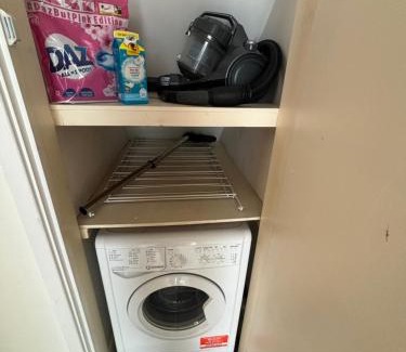 Southfield Apartment | Elegant Oasis - 2 Bed - Garden - 65 inch TV & Netflix