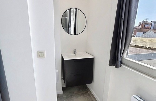 Altitude 100 Apartment | Elegant one-bedroom apartment