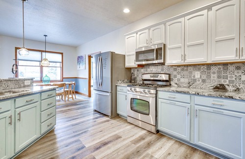 Pataskala House | Elegant Pataskala Home w/Hot Tub & Fire Pit!