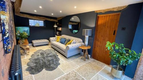 Snitterfield House | Elegant peaceful barn in rural village setting close to Stratford upon Avon
