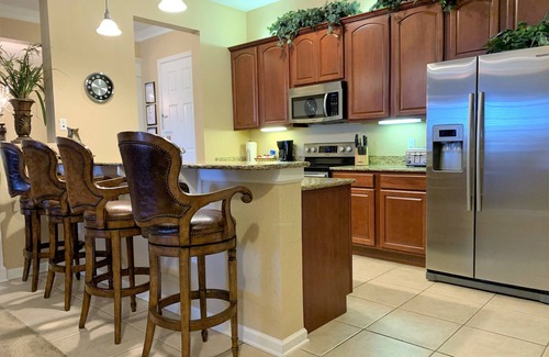 Florida Central Atlantic Coast Condo | Elegant penthouse with ample space – the perfect place to connect and relax!
