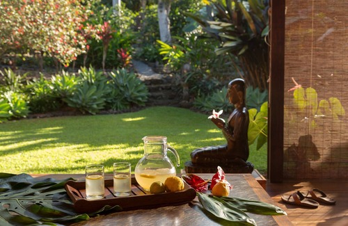 Holualoa House | Elegant Polynesian Kona Coffee Estate In Heart Of Holualoa-Walk To Town!