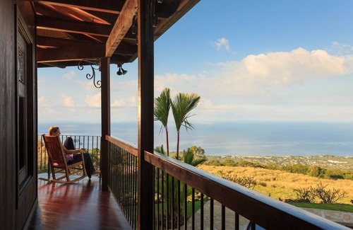 Holualoa House | Elegant Polynesian Kona Coffee Estate In Heart Of Holualoa-Walk To Town!