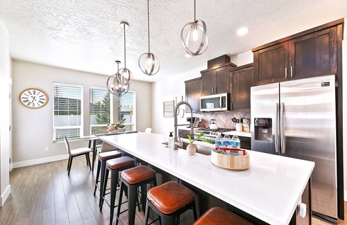 Meridian House | Elegant & Private 3BR 2BA Retreat by The Village