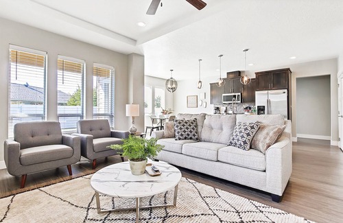 Meridian House | Elegant & Private 3BR 2BA Retreat by The Village