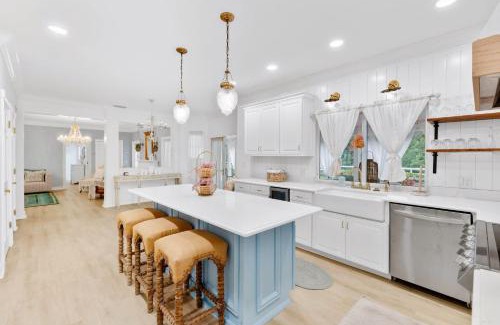Biggar House | ELEGANT PRIVATE OLD SOUTH FLORIDA ESTATE NEW SLEEPS 18 TO 20 LARGE FAMILIES RETREAT WEDDINGS REUNIONS NANNY QUARTERS