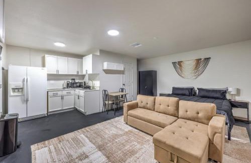 Las Vegas House | Elegant Private Studio Sleeps 4! 10Min to Strip!