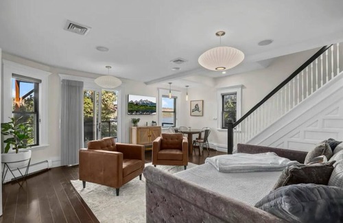 Northwest Yonkers Apartment | Elegant Riverfront Getaway with Beautiful Views