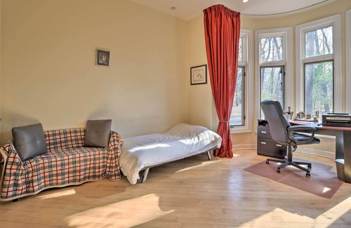 Riverwoods Villa | Elegant Riverwoods Escape w/ Private Sauna!