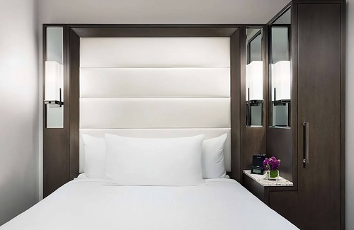 Downtown Boston Hotel | Elegant Room Near Boston Public Garden – 2 Minutes' Walk | Perfect for Couple