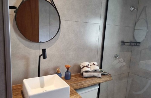 Se Apartment | Elegant Studio - Garage - Subway Pets allowed