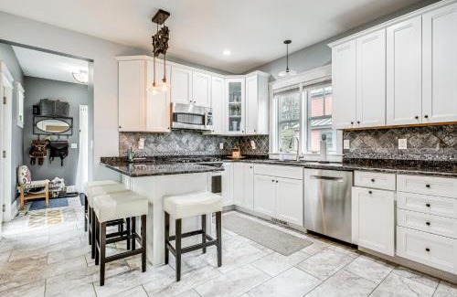 Saratoga Springs House | Elegant Saratoga Springs Stay Walk to Town, Track