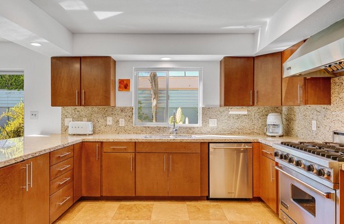 Deepwell Estates House | Elegant Secluded Deepwell Oasis with Mini Golf