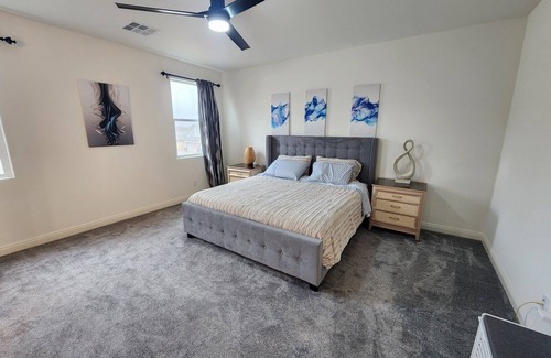 Las Vegas House | Elegant Spacious 5BR w/King Beds Poker Table Games