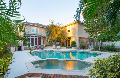 Fairview Shores House | Elegant & Spacious Historic Winter Park Home with Pool + Spa