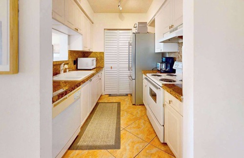 Aventura Apartment | Elegant Stay Near Ocean Drive