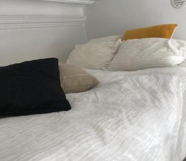 Hietalahti Apartment | Elegant studio apartment in down town Helsinki