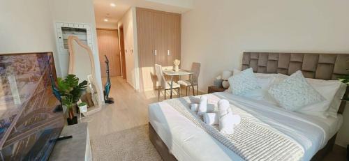 Al Barsha 1 Apartment | Elegant Studio Apartment In Meydan One