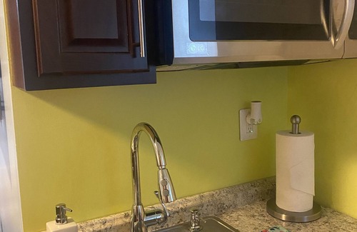 Olney Apartment | Elegant studio basement apartment with private kitchen and bathroom