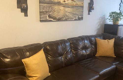 Olney Apartment | Elegant studio basement apartment with private kitchen and bathroom