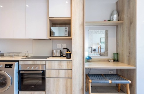 Umhlali Apartment | Elegant Studio Suite in Ballito with Rooftop Pool