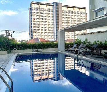 Mandaue Apartment | Elegant Studio with balcony unit 625 - 6th floor - near Ateneo De Cebu - High speed internet - Northwoods Place