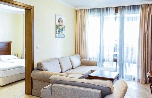Sozopol Apartment | Elegant Suite Close To The Beach