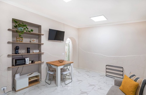 Borghesiana Apartment | Elegant tourist accommodation facing metro C