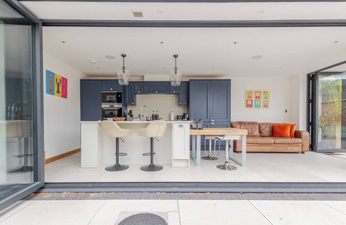 Leamington Spa House | Elegant Townhouse&Basement in Leamington