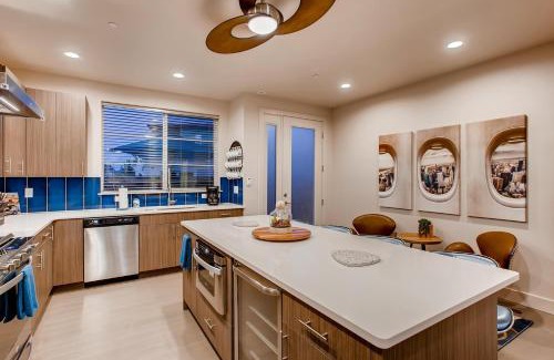 Old Town North House | Elegant Townhome near Old Town, Breweries and River!