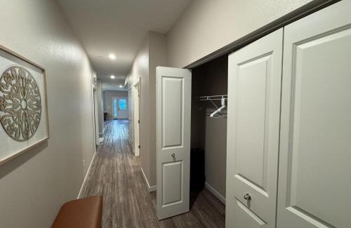 Roosevelt House | Elegant Townhouse near NDSU and Downtown Fargo #101