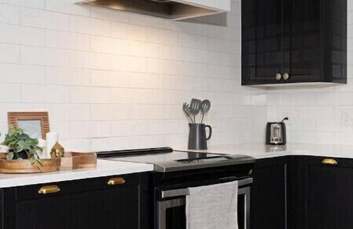 Dilworth House | Elegant Tudor Retreat in the Heart of Dilworth