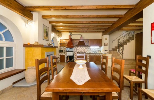 Cantagrillo Villa | Elegant Tuscan Villa A/C near Florence, Pisa, Lucca