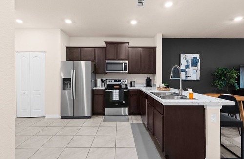Baymeadows House | Elegant & Upscale 2BR Townhome