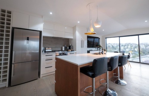 Freemans Bay Apartment | Elegant Urban Retreat in Freemans Bay.
