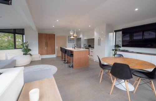 Freemans Bay Apartment | Elegant Urban Retreat in Freemans Bay.