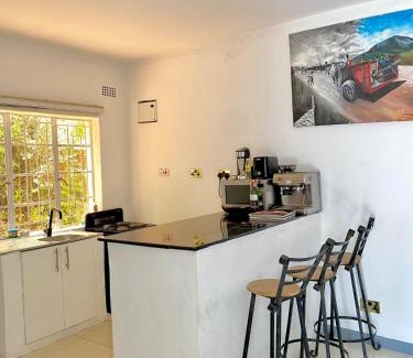 Blantyre Apartment | Elegant urban stay