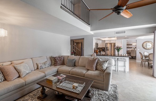 Sunset Ridge House | Elegant Vacation Dream Home w/Backyard Paradise!