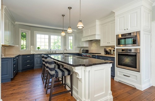 Huntsville Cottage | Elegant Vacation Estate on 7 Acres of Land with Private Sand Beach!